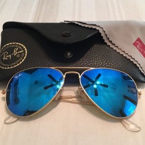 Ray-Bans blue mirror